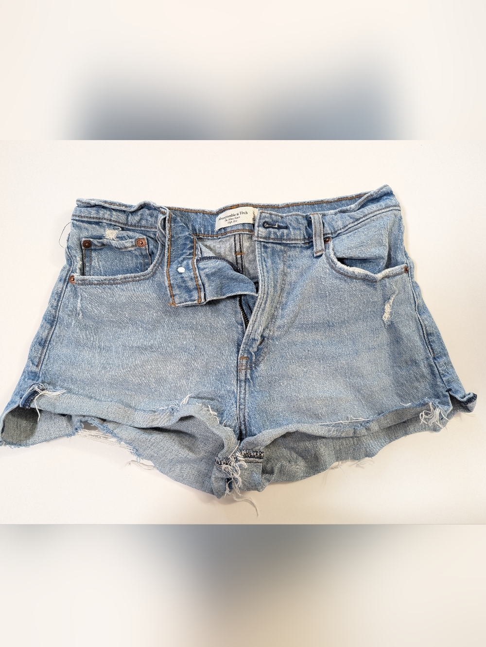 ABERCROMBIE & FITCH, The Mom Short, High Rise, Size 28/6